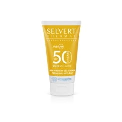 <p>Gel-crema fluida viso ad azione anti et&agrave;. Con una delicata texture asciutta e resistente all'acqua. Di facile applicazione, fornisce un'eccellente protezione contro i diversi spettri delle radiazioni solari.</p>
<p>Migliora la sintesi della vitamina D e allo stesso tempo &egrave; stato&nbsp;formulato per non danneggiare l'ecosistema marino.</p>