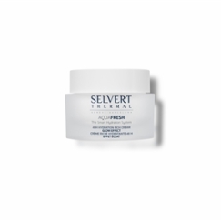 <p>Su textura untuosa de suave tono rosado se funde delicadamente con la piel, aportándole la hidratación que necesita para mostrarse fresca y jugosa, en su total plenitud. SPF 15.</p>
<p>Crema de textura untuosa y suave tono rosado que una vez aplicada se fundirá delicadamente en la piel, aportándole la hidratación necesaria en todas las áreas faciales.</p>
<p>SFP 15.</p>