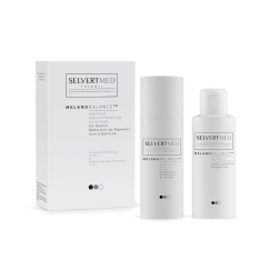 <p><strong>Fase 1: Enzymatic Exfoliating Lotion 100ml</strong> Soluzione esfoliante preparatoria con Gluconolattone e Bromelina che attiva il rinnovamento cutaneo. Aiuta a migliorare tono, trama e luminosit&agrave;. Alta tollerabilit&agrave;.</p>
<p><strong>Fase 2: Brightening Spot Correction Cream 50ml</strong> Crema antimacchia ad uso continuativo con spicole depigmentanti e N-Acetil Glucosamina che aiuta a migliorare l'aspetto delle macchie persistenti e del incarnato</p>