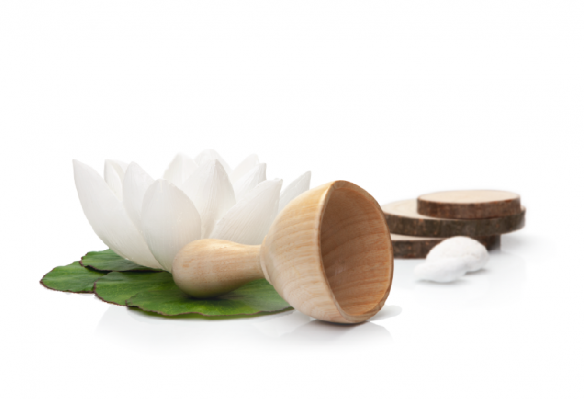 <p>Indicated for defining and sculpting the figure, this ritual incorporating the use of a warm wooden cup is highly effective at mobilising and slimming fat accumulations at hips, thighs, abdomen and buttocks. Moreover, this programme also provides a great draining and purifying action.</p>
<p><br />Kit of 1 Swedish wooden cup & usb with long step by step.</p>