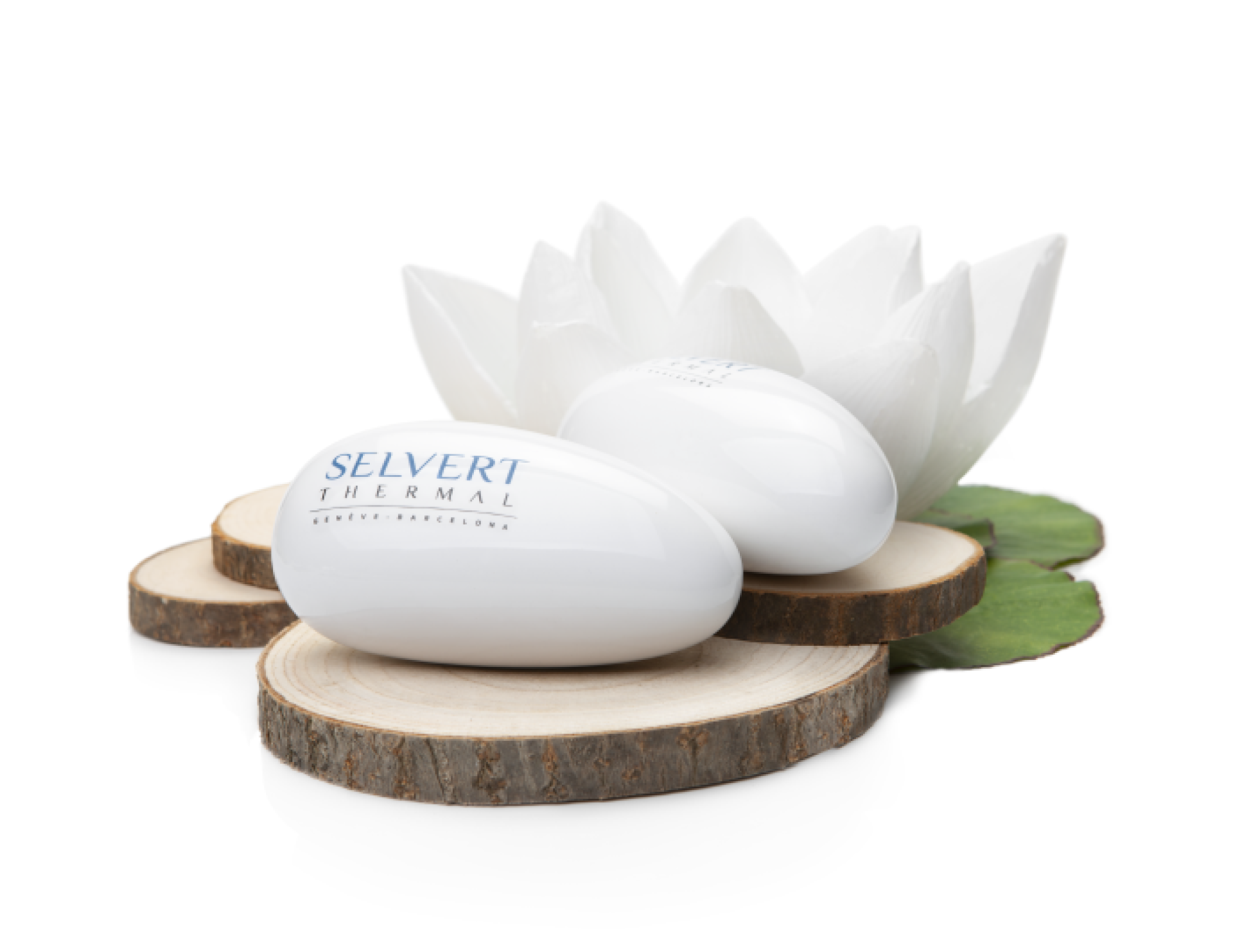 <p>Inspired in the benefits of Mother Earth, this innovative ritual provides an unbeatable state of relaxation thanks to the use of soft and exclusive elliptical thermal pieces. Together with an exotic massage and the use of aromatic enveloping oils, they achieve complete harmony of mind and body.</p>
<p><br />Kit of 2 porcelain shells & usb with long step by step.</p>